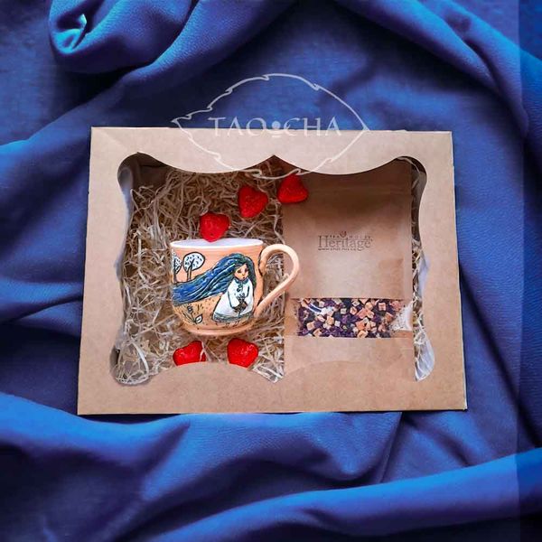 Подарунковий набір чашка "Дівчина-ріка" + чай серце gf006 фото