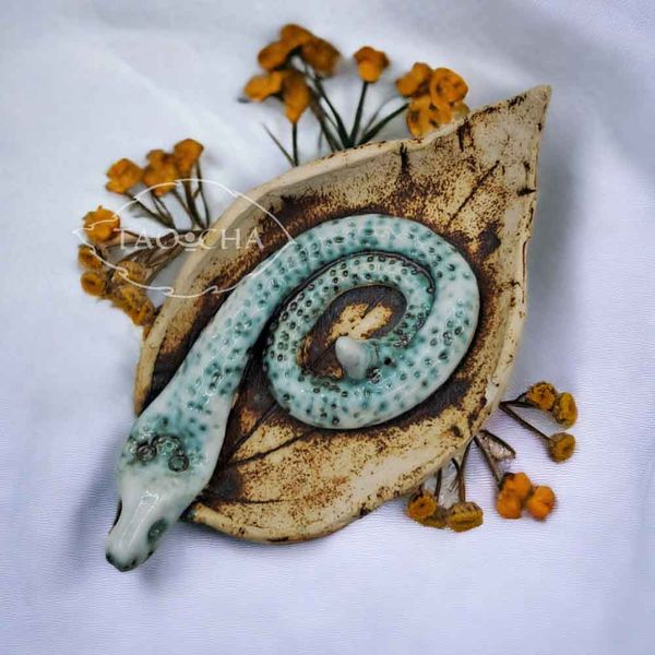 Керамічна фігурка для медитації "Змійка на листі" gf039 фото